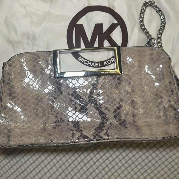 Michael Kors Beige/Grey Snake Skin Clutch with Silver Chain Strap - Picture 4 of 5